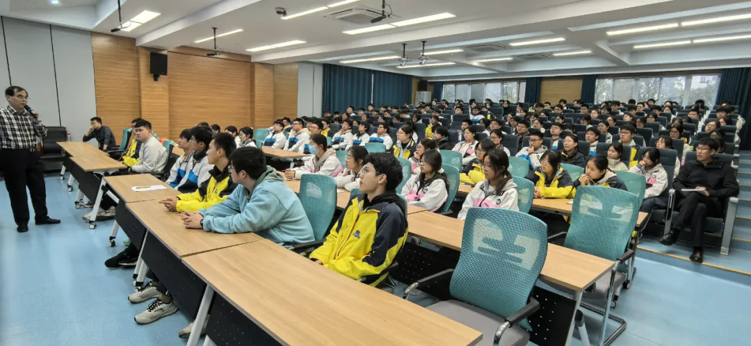 大学教育与成才之梦——西北农林科技大学教授莅临淮北十二中作生涯规划指导