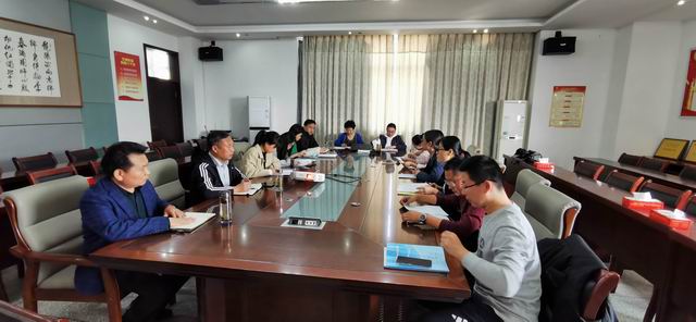 淮北市第十二中学召开思想政治教育工作座谈会